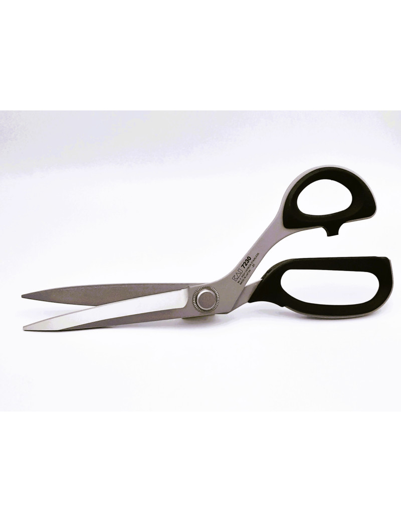 CISEAUX KAI SERIE 7000 23CM